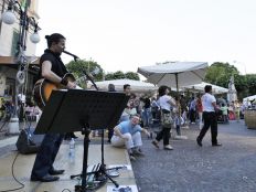 L'intrettenimento musicale in Piazza Ranzoni